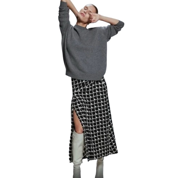 Zara Midi Ruched Black and White Asymmetrical Skirt XS w/ Geometric Print - Picture 1 of 13